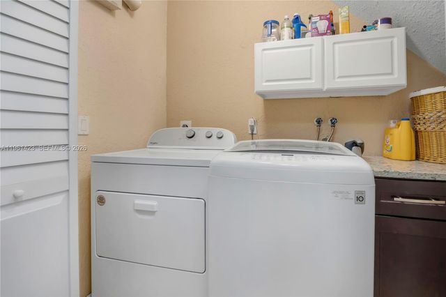 21451 Sawmill Ct, Boca Raton, FL 33498