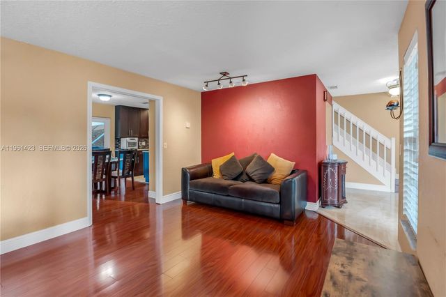 21451 Sawmill Ct, Boca Raton, FL 33498