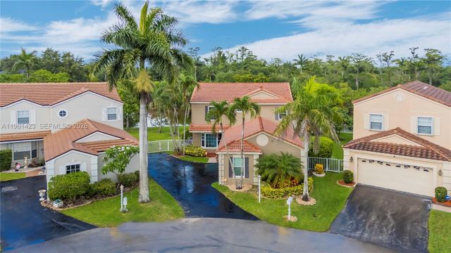 21451 Sawmill Ct, Boca Raton, FL 33498