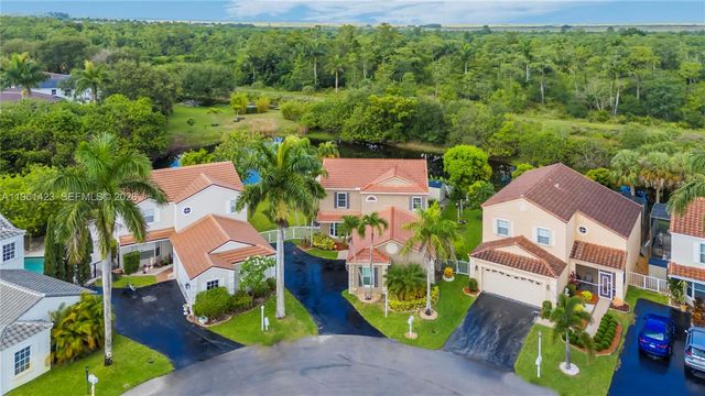 21451 Sawmill Ct, Boca Raton, FL 33498
