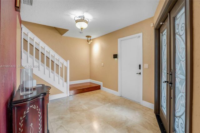 21451 Sawmill Ct, Boca Raton, FL 33498