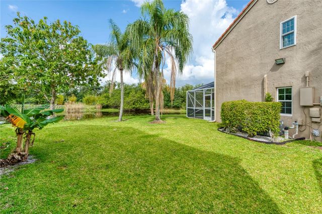 21451 Sawmill Ct, Boca Raton, FL 33498