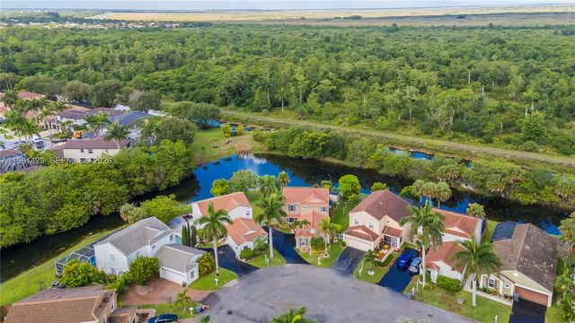 21451 Sawmill Ct, Boca Raton, FL 33498