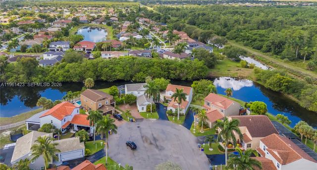 21451 Sawmill Ct, Boca Raton, FL 33498