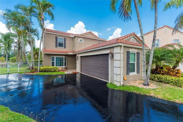 21451 Sawmill Ct, Boca Raton, FL 33498