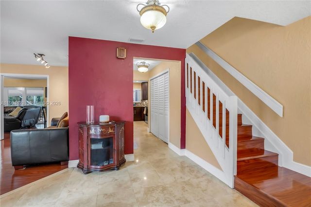 21451 Sawmill Ct, Boca Raton, FL 33498