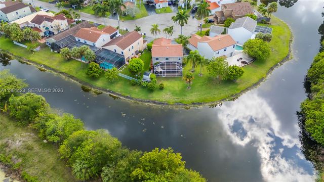 21451 Sawmill Ct, Boca Raton, FL 33498