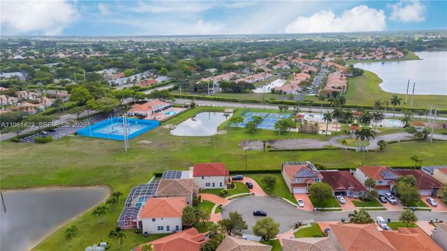 21451 Sawmill Ct, Boca Raton, FL 33498