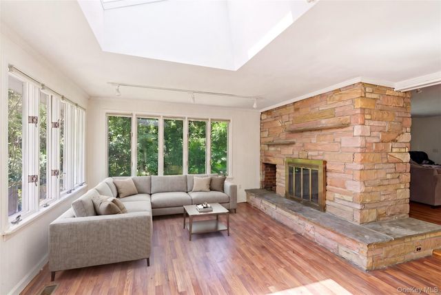 106 Vineyard Road, Huntington, NY 11743