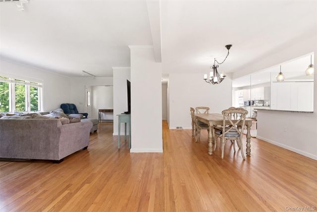 106 Vineyard Road, Huntington, NY 11743