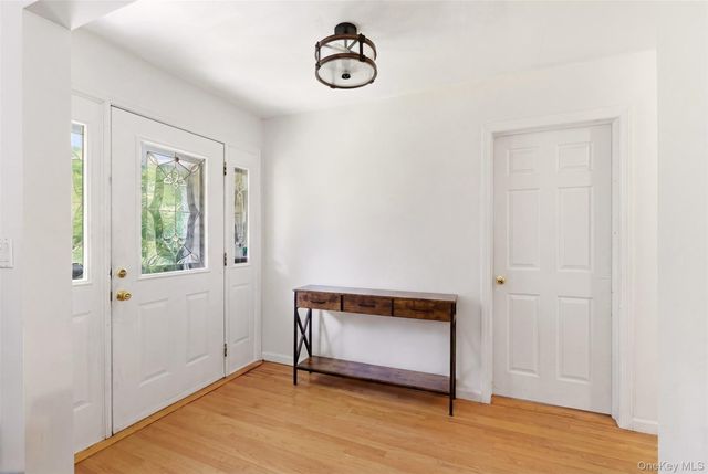 106 Vineyard Road, Huntington, NY 11743