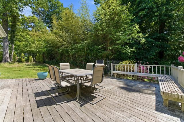 106 Vineyard Road, Huntington, NY 11743