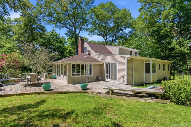 106 Vineyard Road, Huntington, NY 11743