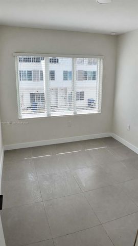 25813 SW 144th Ave, Homestead, FL 33032