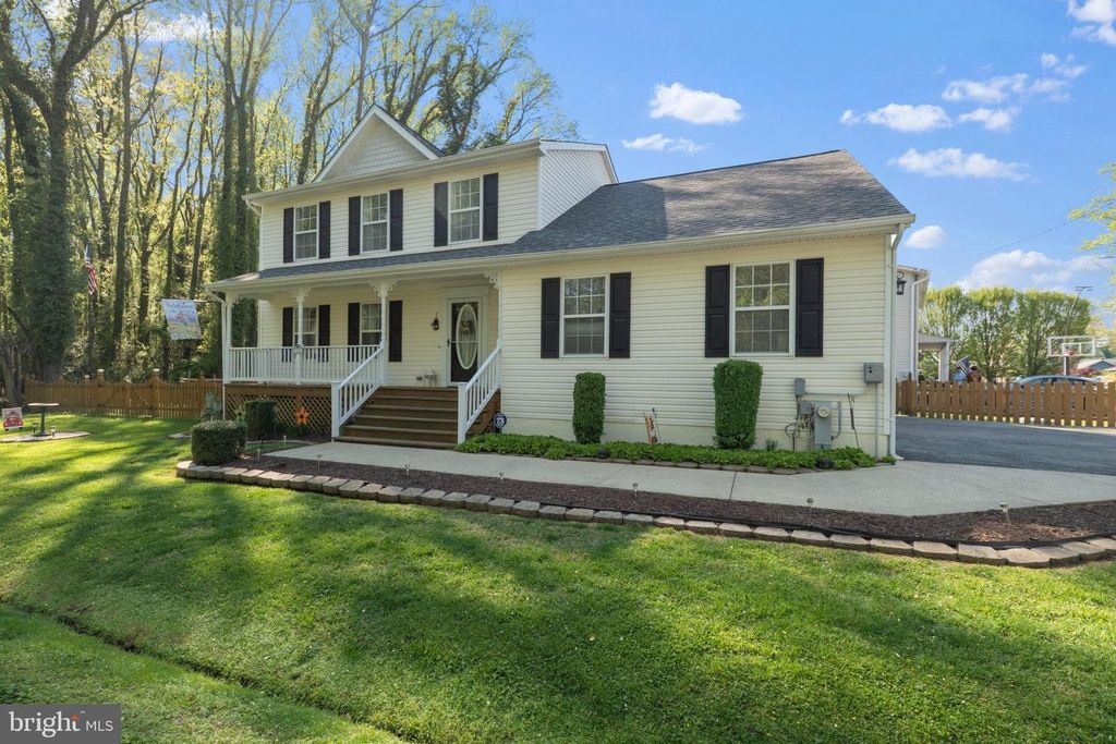 1221 CEDAR LN, Edgewater, MD 21037