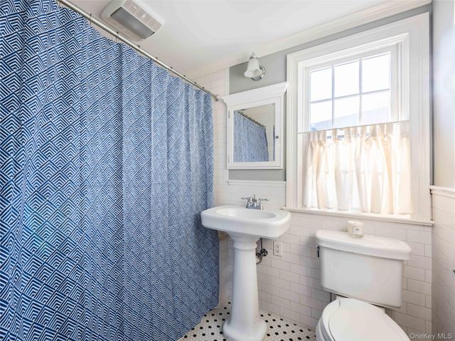 99 Thayer Road, Manhasset, NY 11030