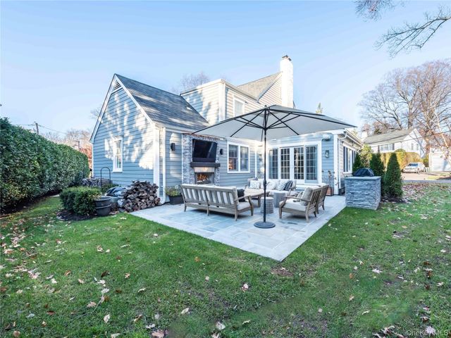 99 Thayer Road, Manhasset, NY 11030
