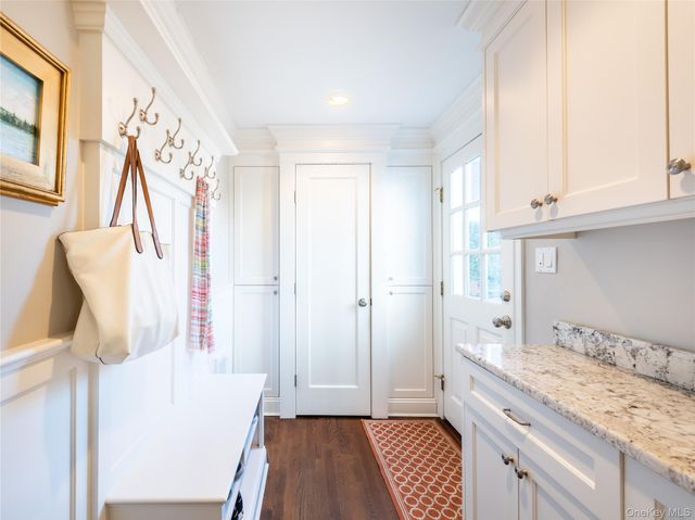 99 Thayer Road, Manhasset, NY 11030