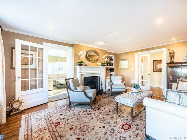 99 Thayer Road, Manhasset, NY 11030