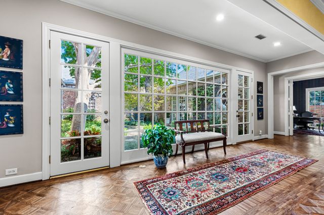 17 Stonecourt Circle, Dallas, TX 75225