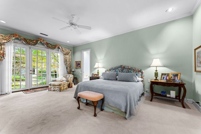 17 Stonecourt Circle, Dallas, TX 75225