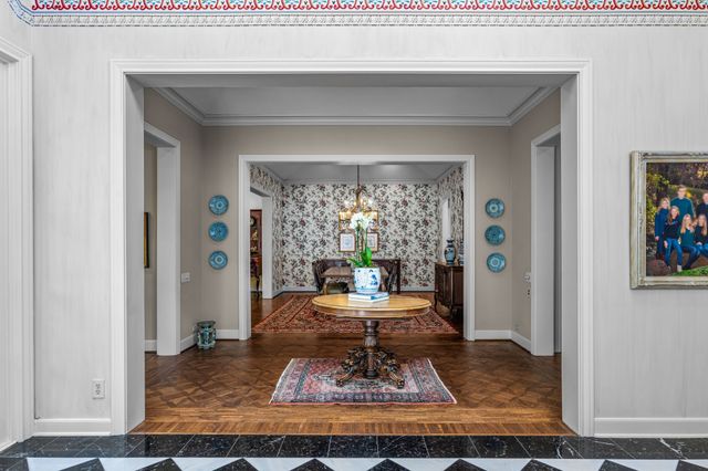 17 Stonecourt Circle, Dallas, TX 75225