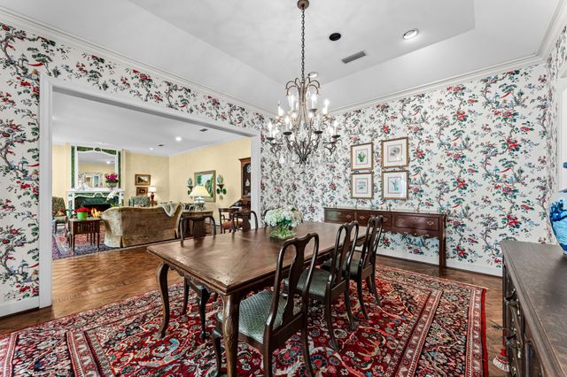 17 Stonecourt Circle, Dallas, TX 75225