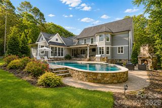 18616 Maplecroft Lake Lane, Davidson, NC 28036
