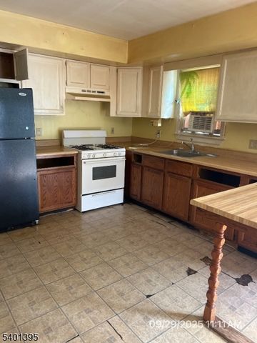 128 Grove St, Mahwah Twp., NJ 07430