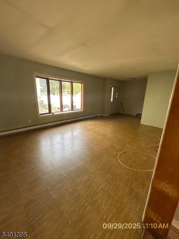 128 Grove St, Mahwah Twp., NJ 07430