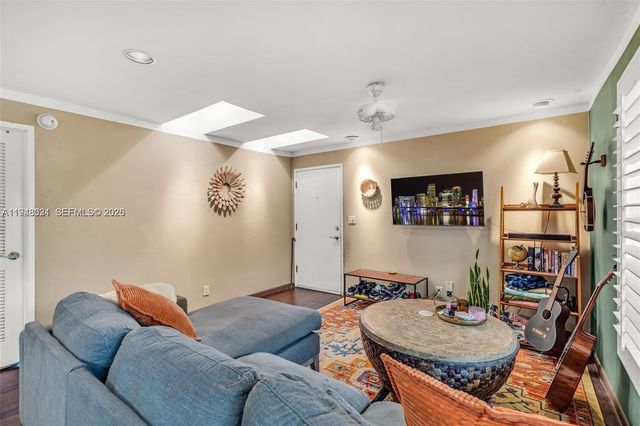 320 SE 10th Ave D, Pompano Beach, FL 33060