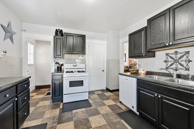 6826 26th AVENUE, Kenosha, WI 53143