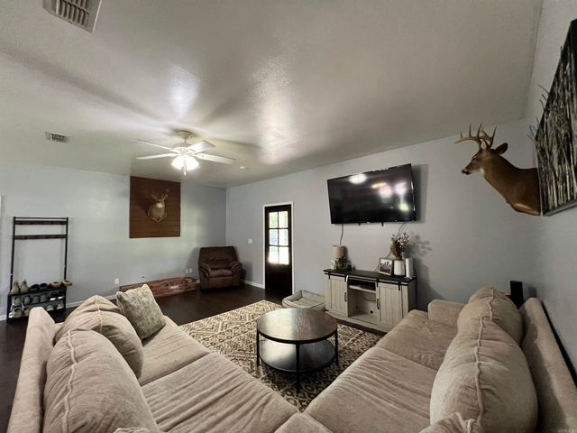 1678 Gentry Road, Star City, AR 71667