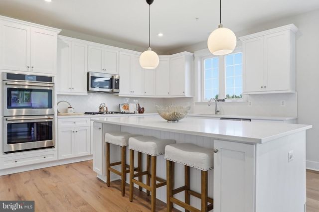 7026 RIDGE RD, Frederick, MD 21702