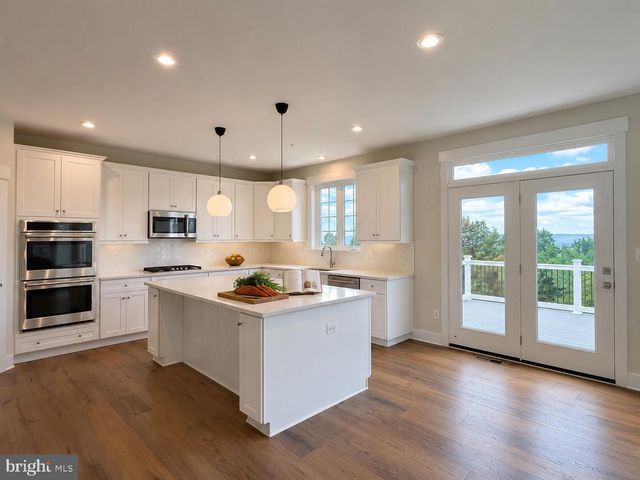 7026 RIDGE RD, Frederick, MD 21702
