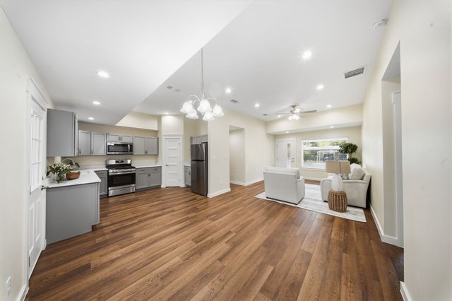 10637 Dunaway Drive, Dallas, TX 75228