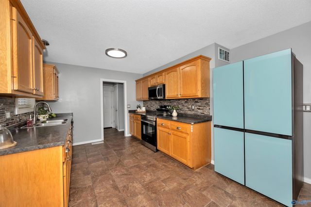 222 Mary Jo Isom Lane, Arab, AL 35016