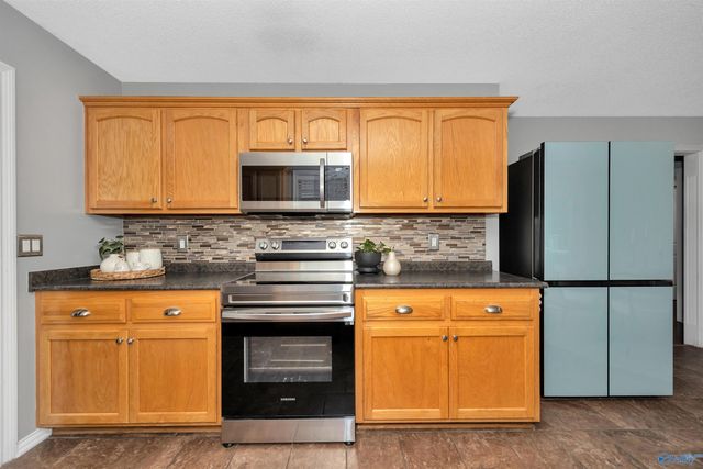 222 Mary Jo Isom Lane, Arab, AL 35016