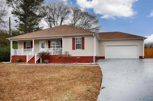 222 Mary Jo Isom Lane, Arab, AL 35016