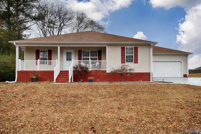 222 Mary Jo Isom Lane, Arab, AL 35016