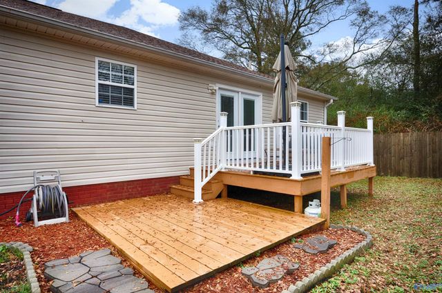 222 Mary Jo Isom Lane, Arab, AL 35016