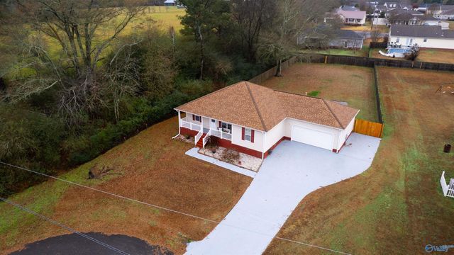 222 Mary Jo Isom Lane, Arab, AL 35016