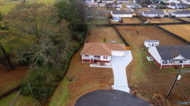 222 Mary Jo Isom Lane, Arab, AL 35016