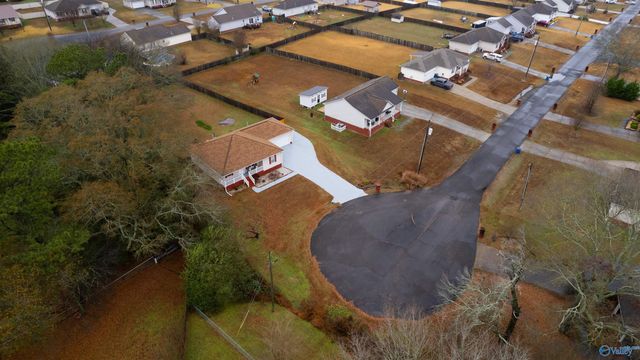 222 Mary Jo Isom Lane, Arab, AL 35016