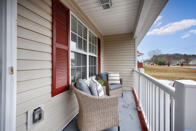 222 Mary Jo Isom Lane, Arab, AL 35016