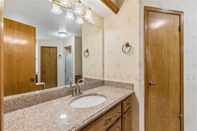 10620 Songbird Lane, Midwest City, OK 73130