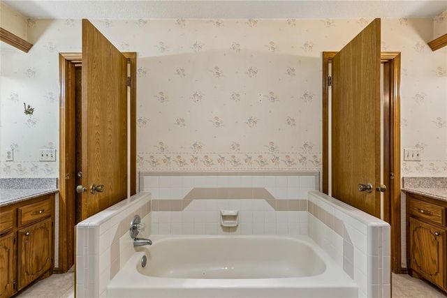 10620 Songbird Lane, Midwest City, OK 73130