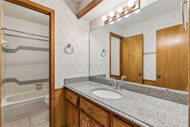10620 Songbird Lane, Midwest City, OK 73130