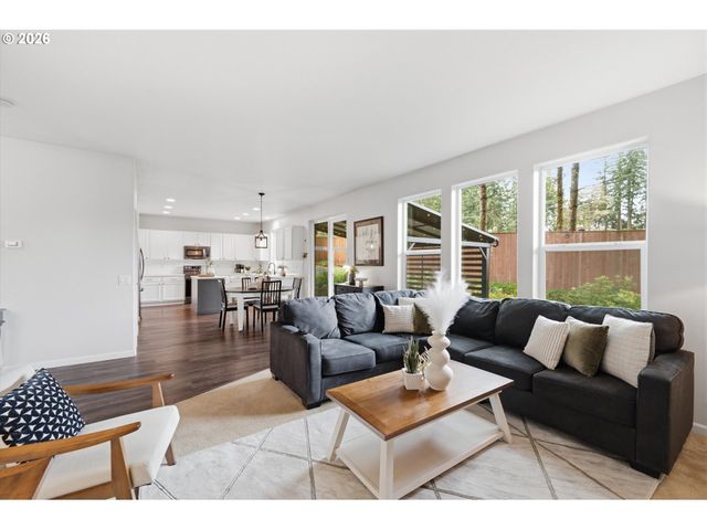 16418 TRAIL VIEW Dr, Oregon City, OR 97045