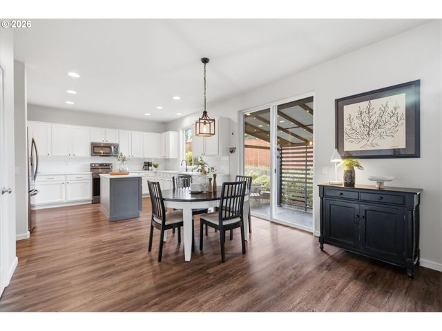 16418 TRAIL VIEW Dr, Oregon City, OR 97045